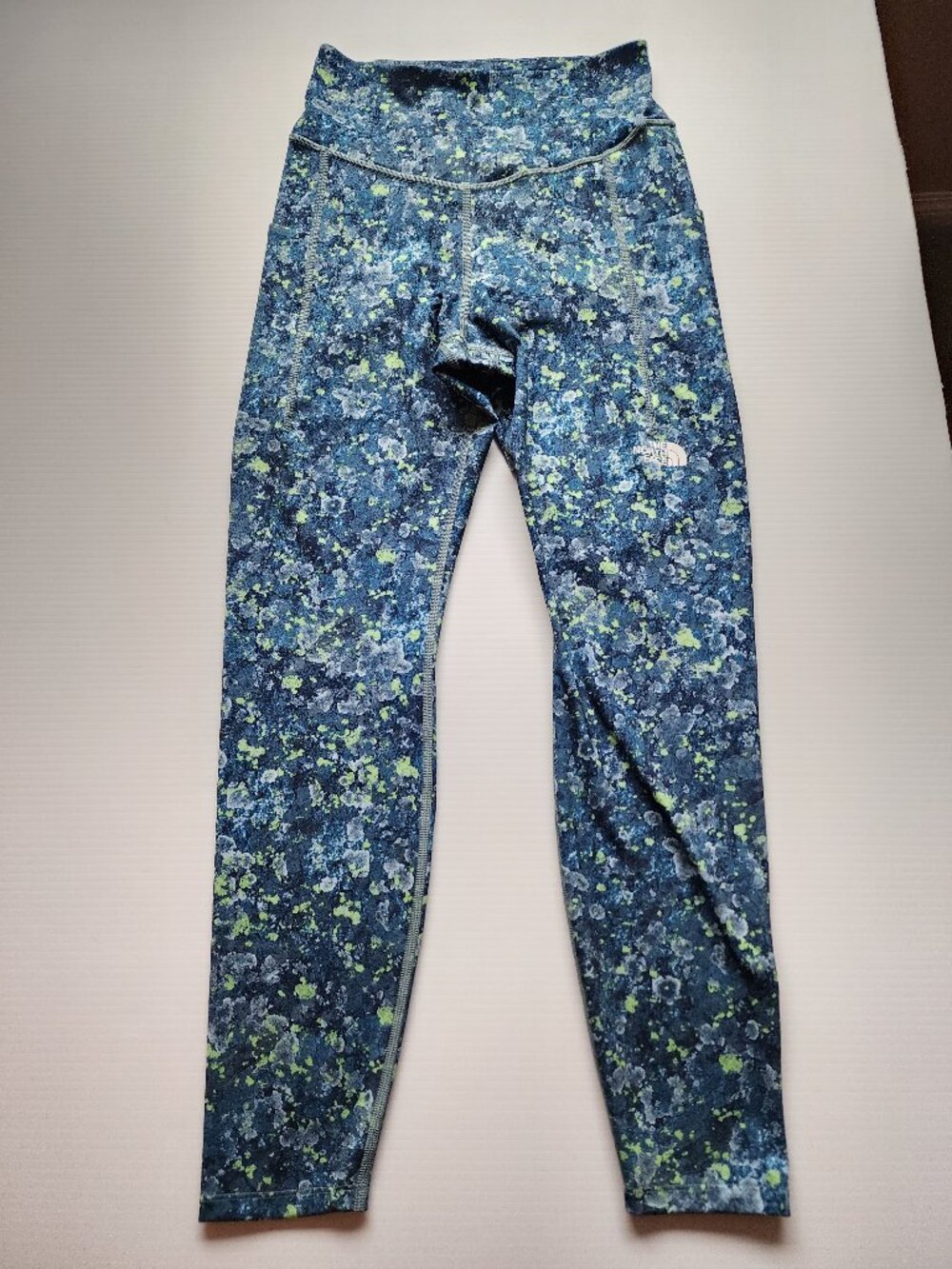The North Face Women's M - 25in inseam - Beta Blue Lichen Print - NWOT